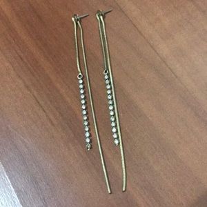 Gold dangly earnings